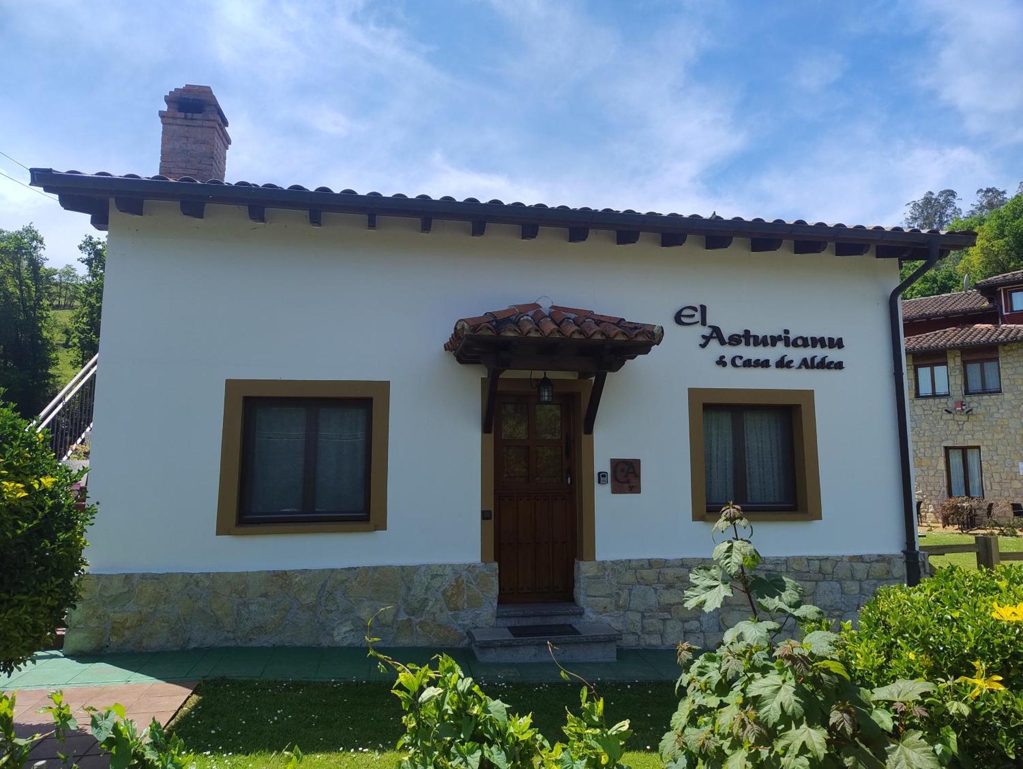 El Asturianu Cangas de Onís Exterior foto