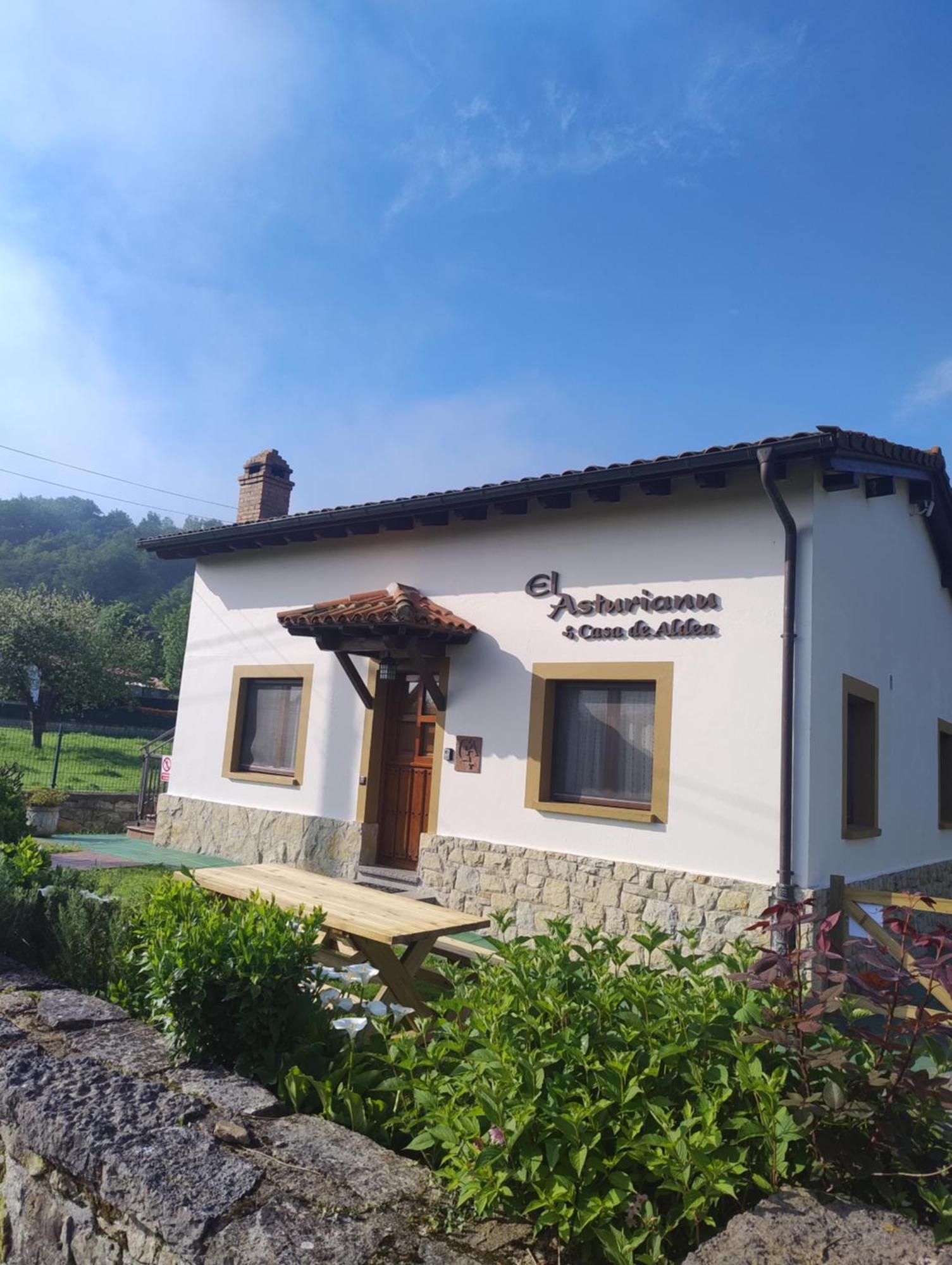 El Asturianu Cangas de Onís Exterior foto